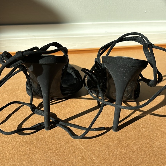 Black pointy-toed lace-up heels from Zara (size 40) - Picture 3 of 3